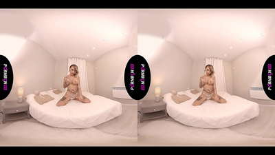 PORNBCN VR MILF e holileng ea Spain e ipholla litho tsa botona kapa botšehali ho li nyanya ebe e monya pompong ha e ntse e tsuba le ho sisinya maoto.